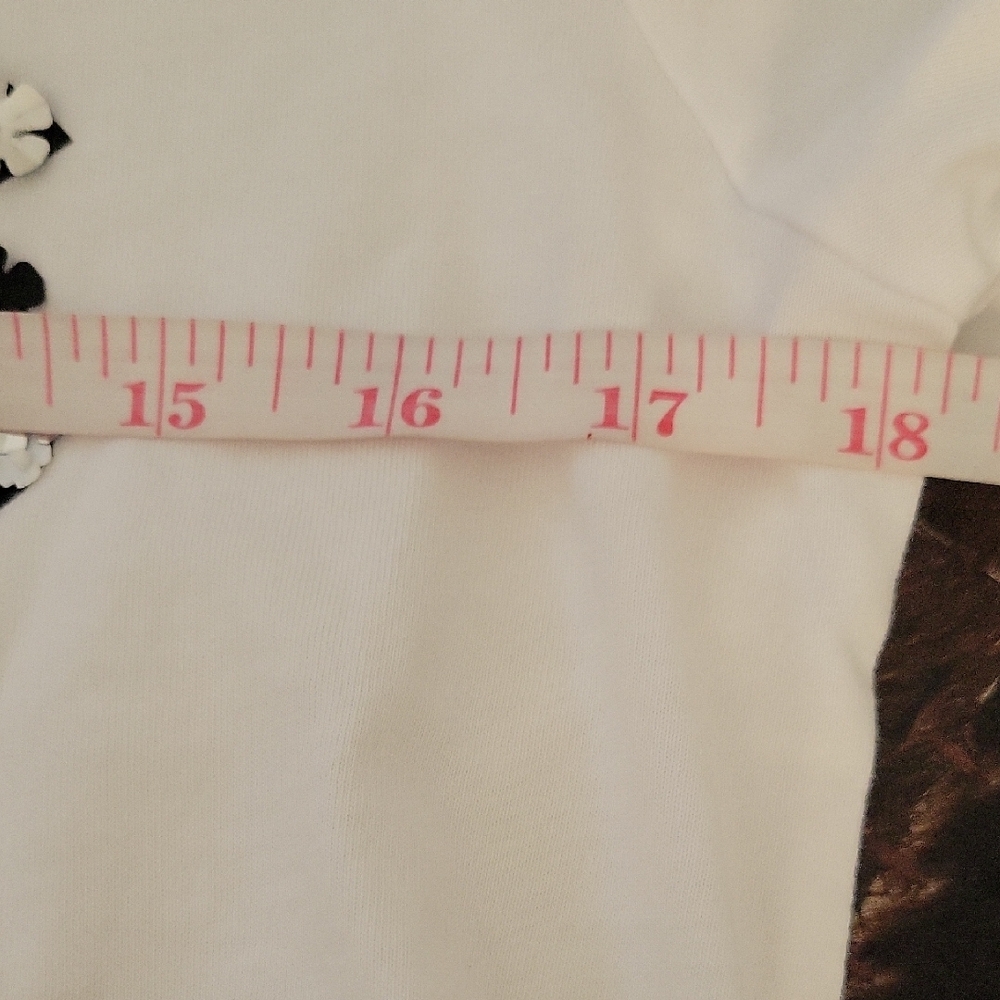 Michael Kors Womens White Tee with Black Trim and Daisy Sparkle Logo - Picture 6 of 9